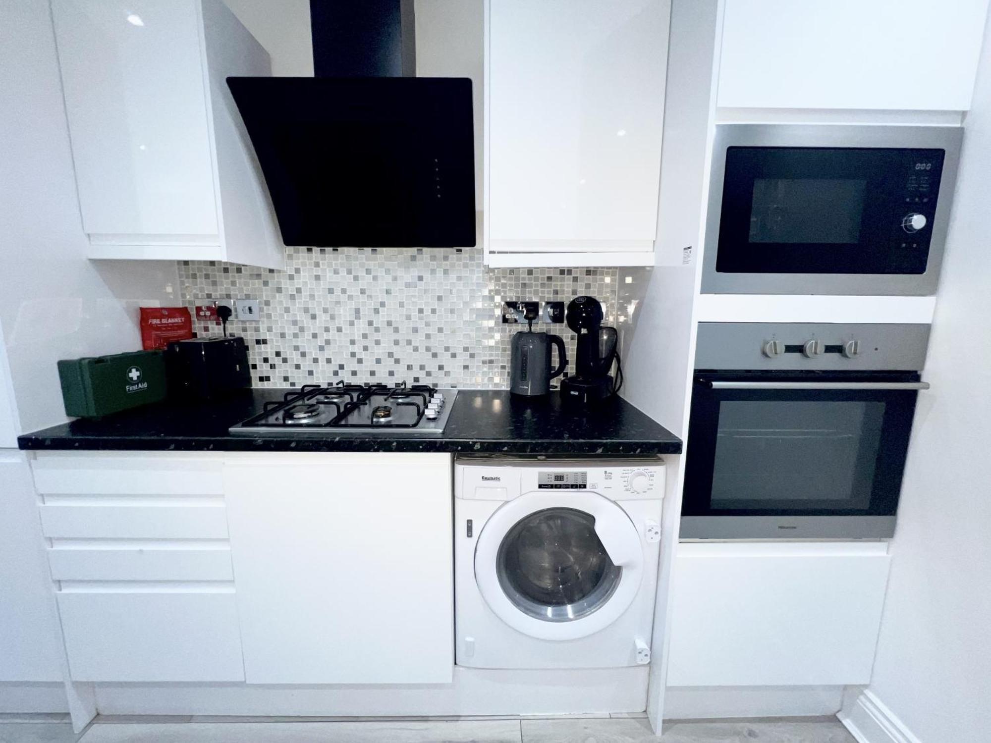 Charming 3-Bed Flat In Shepherds Bush - Sleeps 9 ลอนดอน ภายนอก รูปภาพ