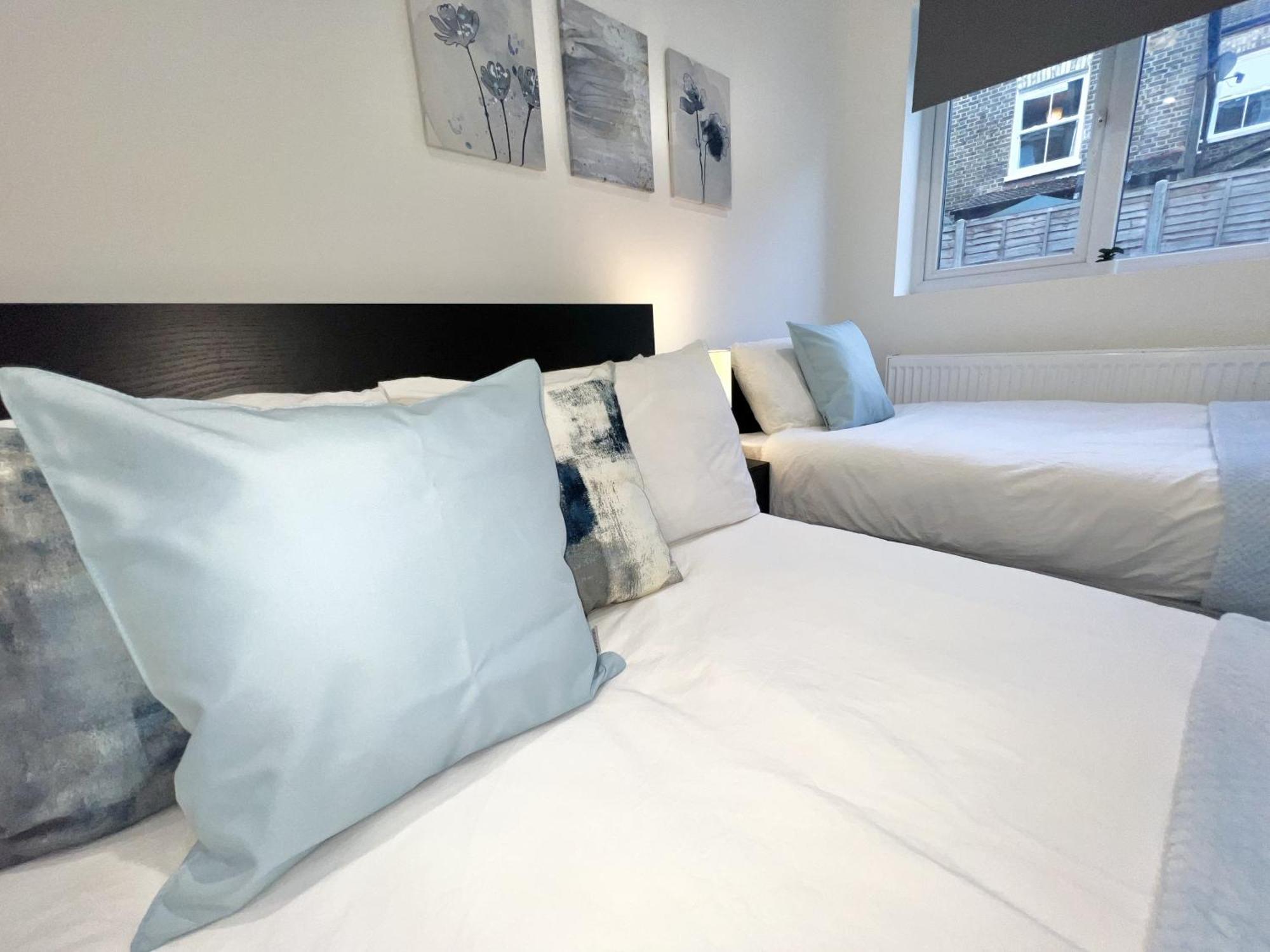 Charming 3-Bed Flat In Shepherds Bush - Sleeps 9 ลอนดอน ภายนอก รูปภาพ